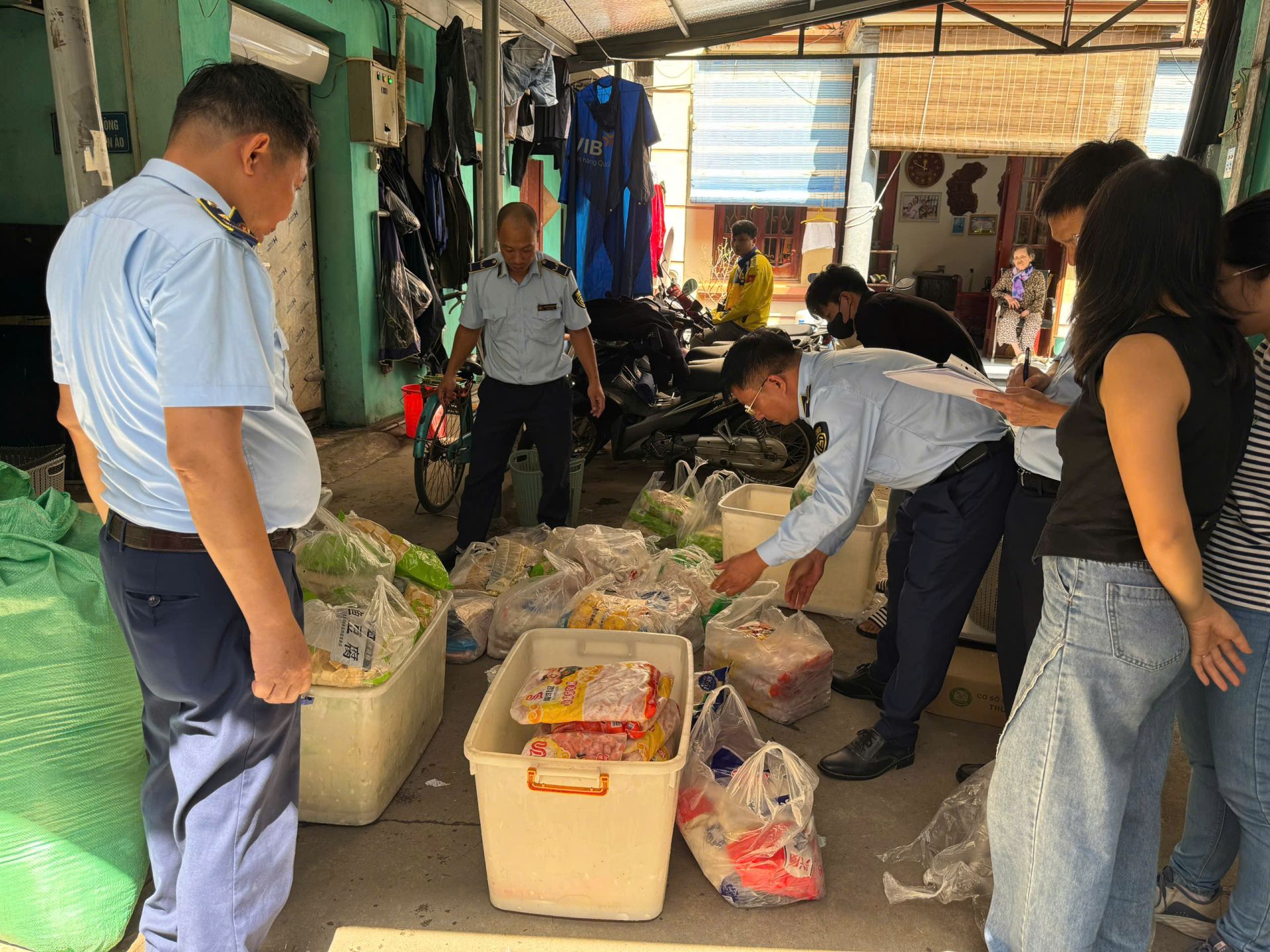 Hà Nội: Công tác kiểm tra an toàn thực phẩm sẽ được thực hiện thường xuyên và đột xuất