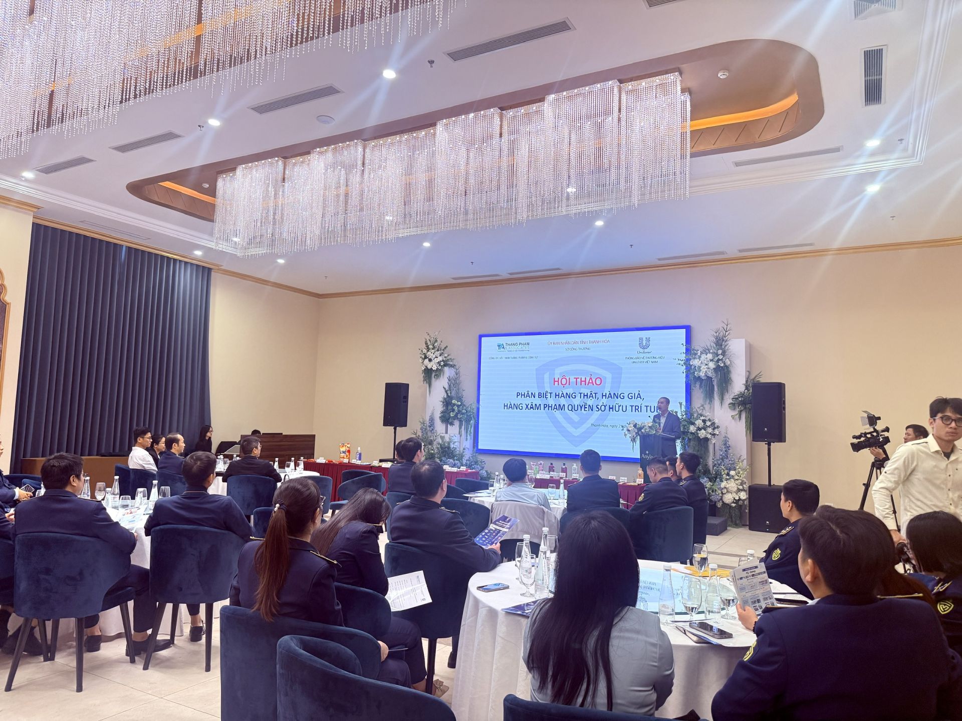 Đại diện Unilever phát biểu tại hội thảo phân biệt hàng thật - hàng giả. Đại diện Unilever phát biểu tại hội thảo phân biệt hàng thật - hàng giả.