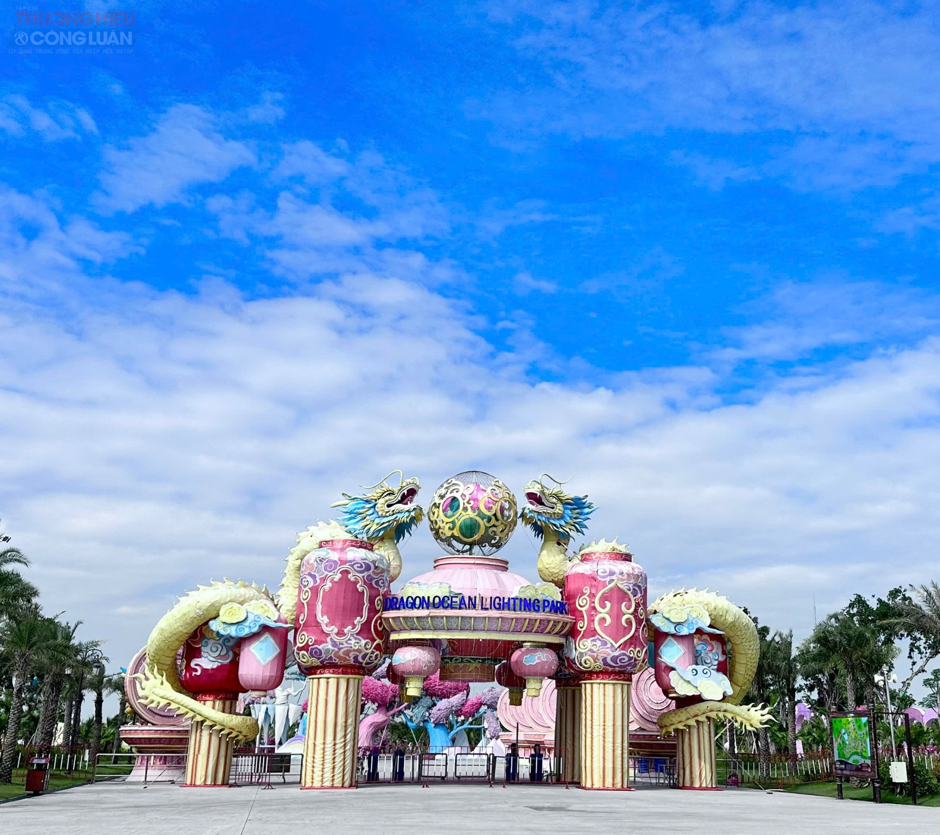 Những năm gần đây KDL đã thu hút lượng lớn du khách đến tham quan, trải nghiệm. Những năm gần đây KDL đã thu hút lượng lớn du khách đến tham quan, trải nghiệm.