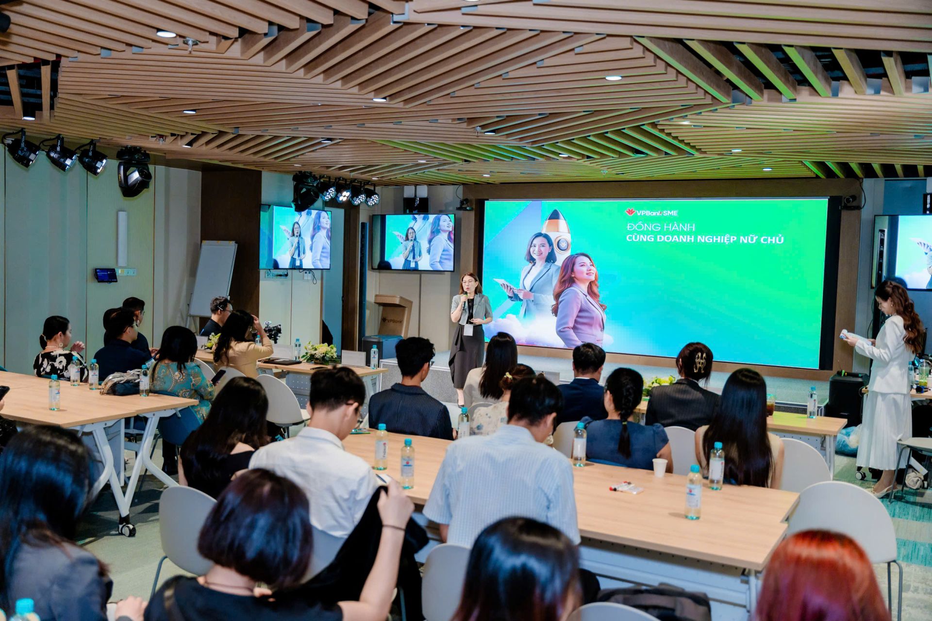 Nâng tầm trải nghiệm khách hàng để thúc đẩy doanh nghiệp nữ chủ tăng trưởng bền vững