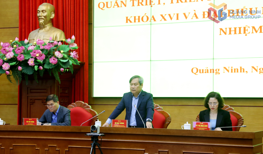 Ông Vũ Đại Thắng, Ủy viên Trung ương Đảng, Bí thư Tỉnh ủy, Trưởng đoàn ĐBQH tỉnh, Chủ tịch Ủy ban bầu cử tỉnh Quảng Ninh, phát biểu chỉ đạo tại hội nghị.