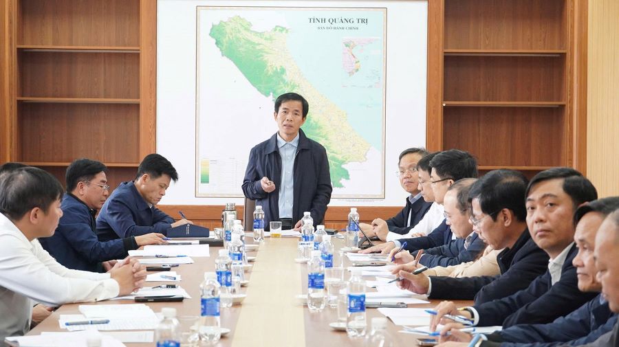 Bí thư Tỉnh ủy Nguyễn Văn Phương làm việc với Ban Quản lý Khu Kinh tế tỉnh và các sở, ban, ngành về tình hình thực hiện các dự án tại Khu Kinh tế Hòn La. Bí thư Tỉnh ủy Nguyễn Văn Phương làm việc với Ban Quản lý Khu Kinh tế tỉnh và các sở, ban, ngành về tình hình thực hiện các dự án tại Khu Kinh tế Hòn La.