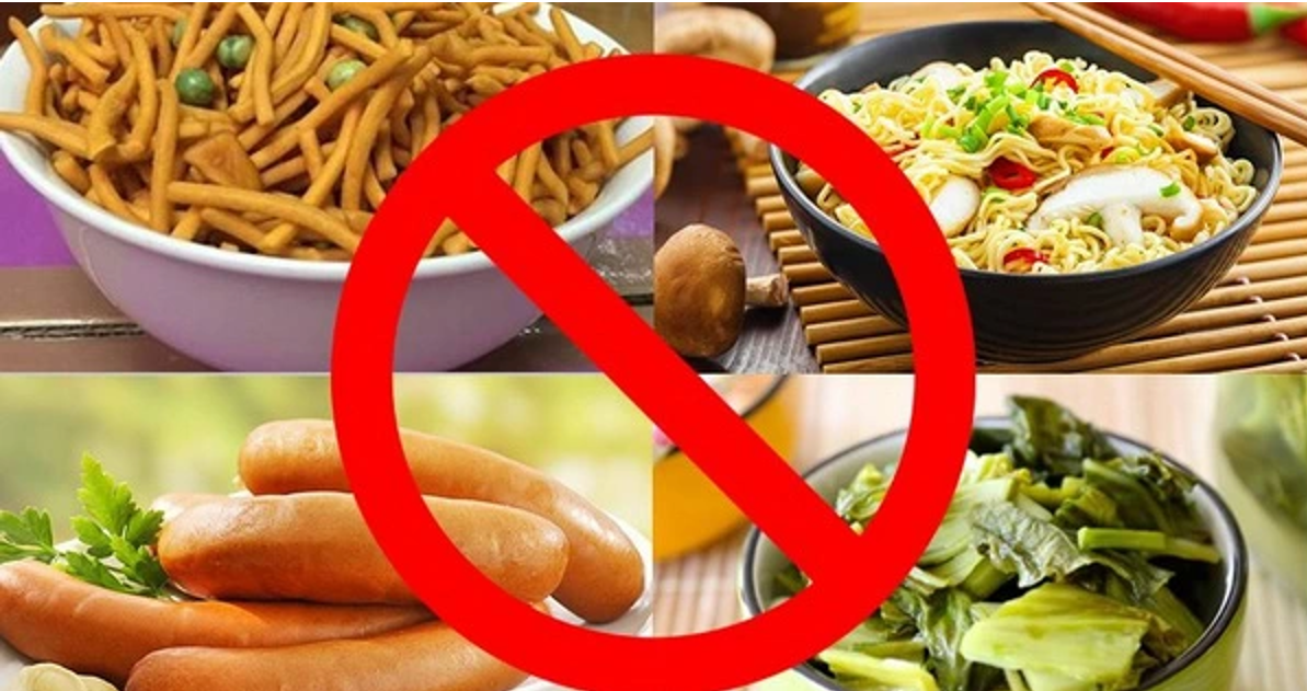 Người bị bệnh tuyến giáp hạn chế đồ ăn nhanh, chiên rán, nhiều đường