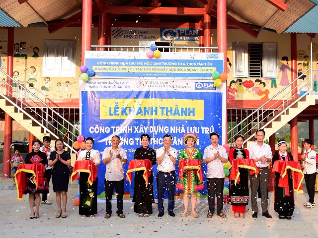 Tổ chức Plan International Việt Nam kh&aacute;nh th&agrave;nh nh&agrave; lưu tr&uacute; Trường PTDTBT Tiểu học & THCS T&acirc;n Tiến (Tuy&ecirc;n Quang).