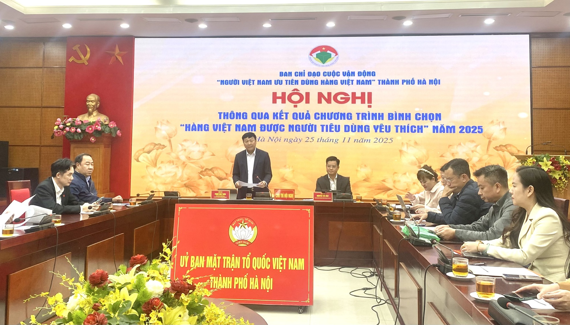 Lãnh đạo Ủy ban Mặt trận Tổ quốc Việt Nam thành phố Hà Nội phát biểu tại hội nghị. Lãnh đạo Ủy ban Mặt trận Tổ quốc Việt Nam thành phố Hà Nội phát biểu tại hội nghị.