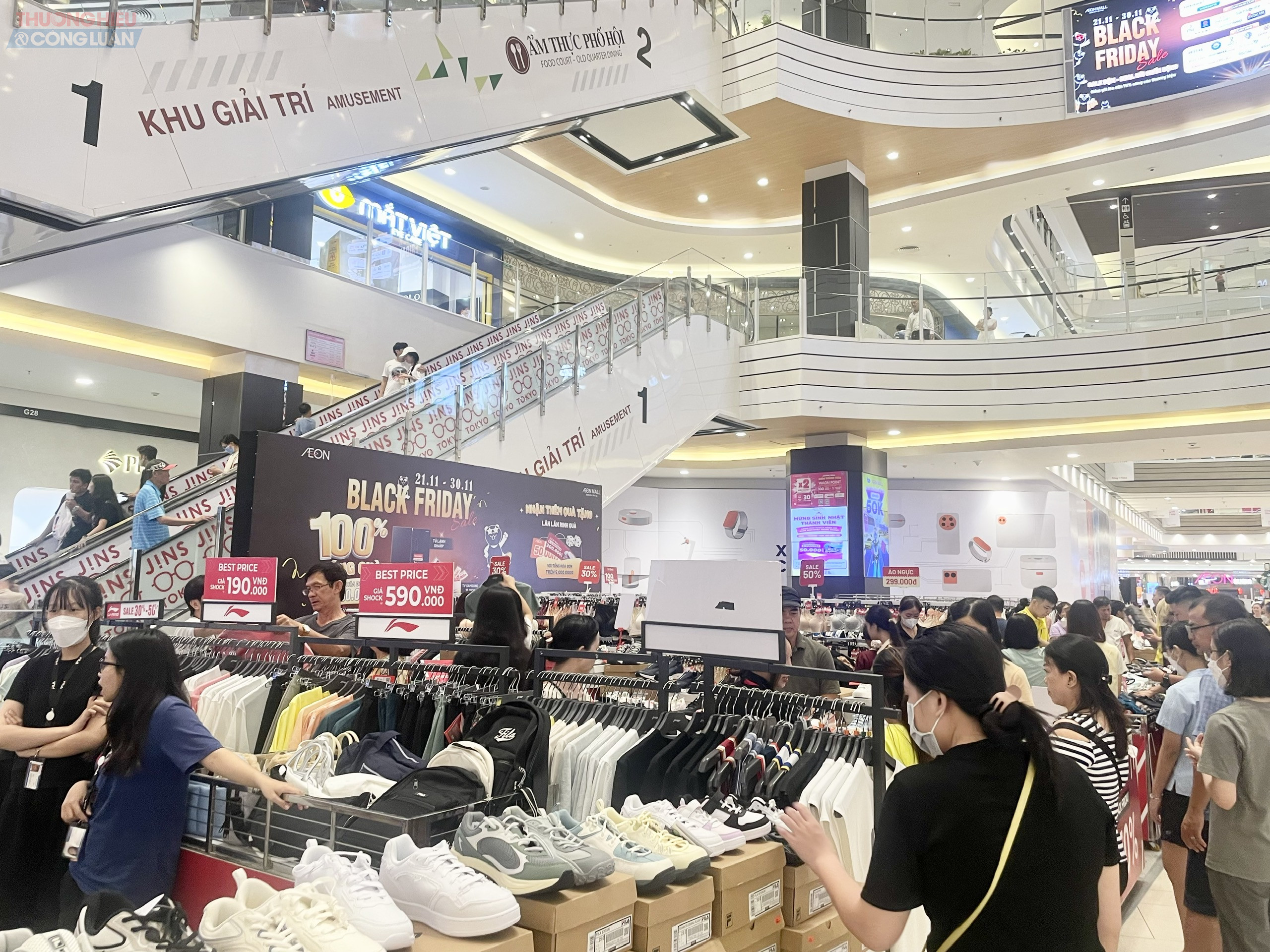 Black Friday được diên ra từ 21/11-30/11 dành cho người tiêu dùng săn sale