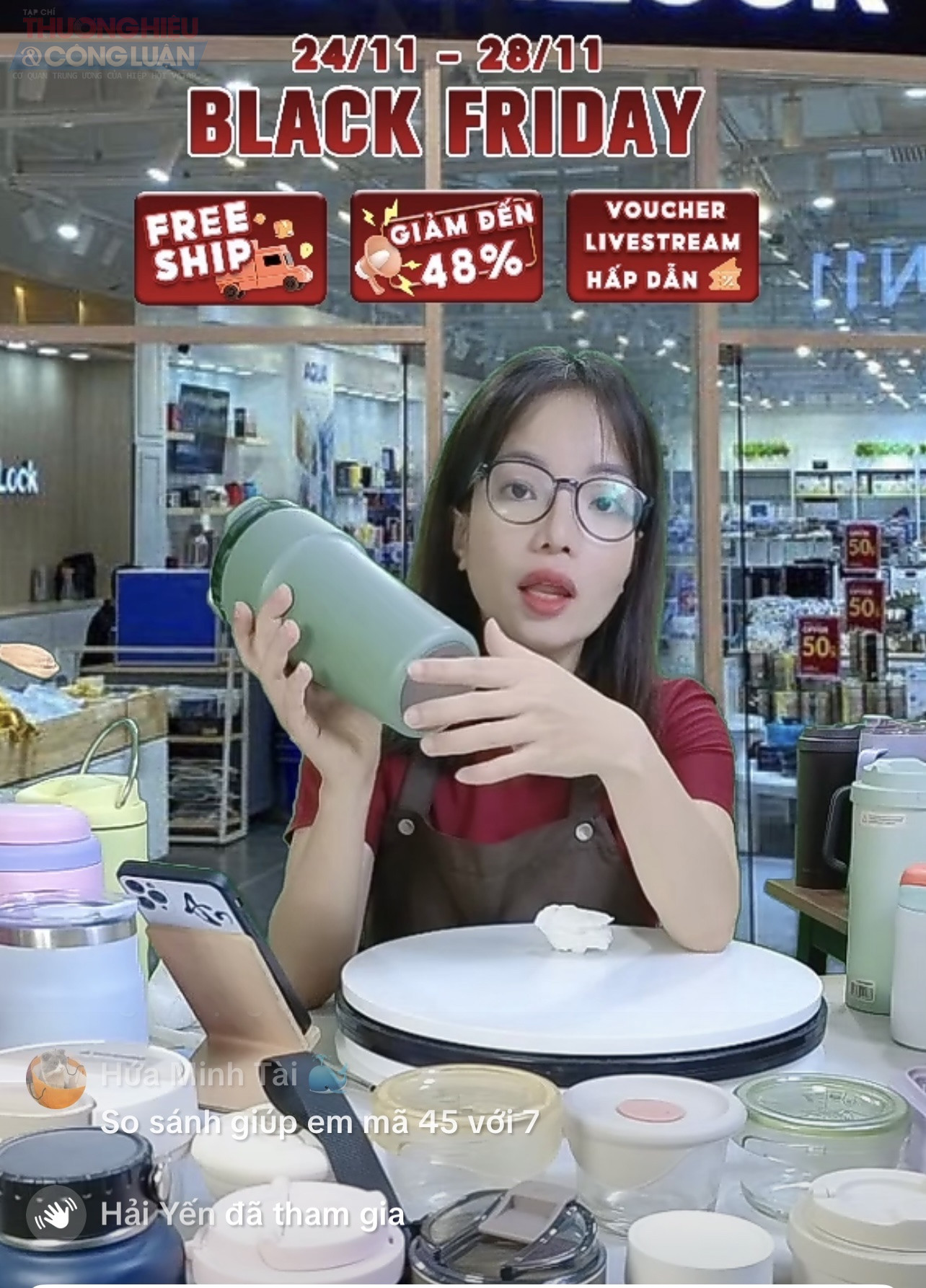 Một buổi livestream giới thiệu sản phẩm ngày Black Friday.