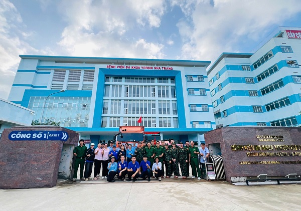 Tặng quà Bệnh viện Đa Khoa Yersin Nha Trang