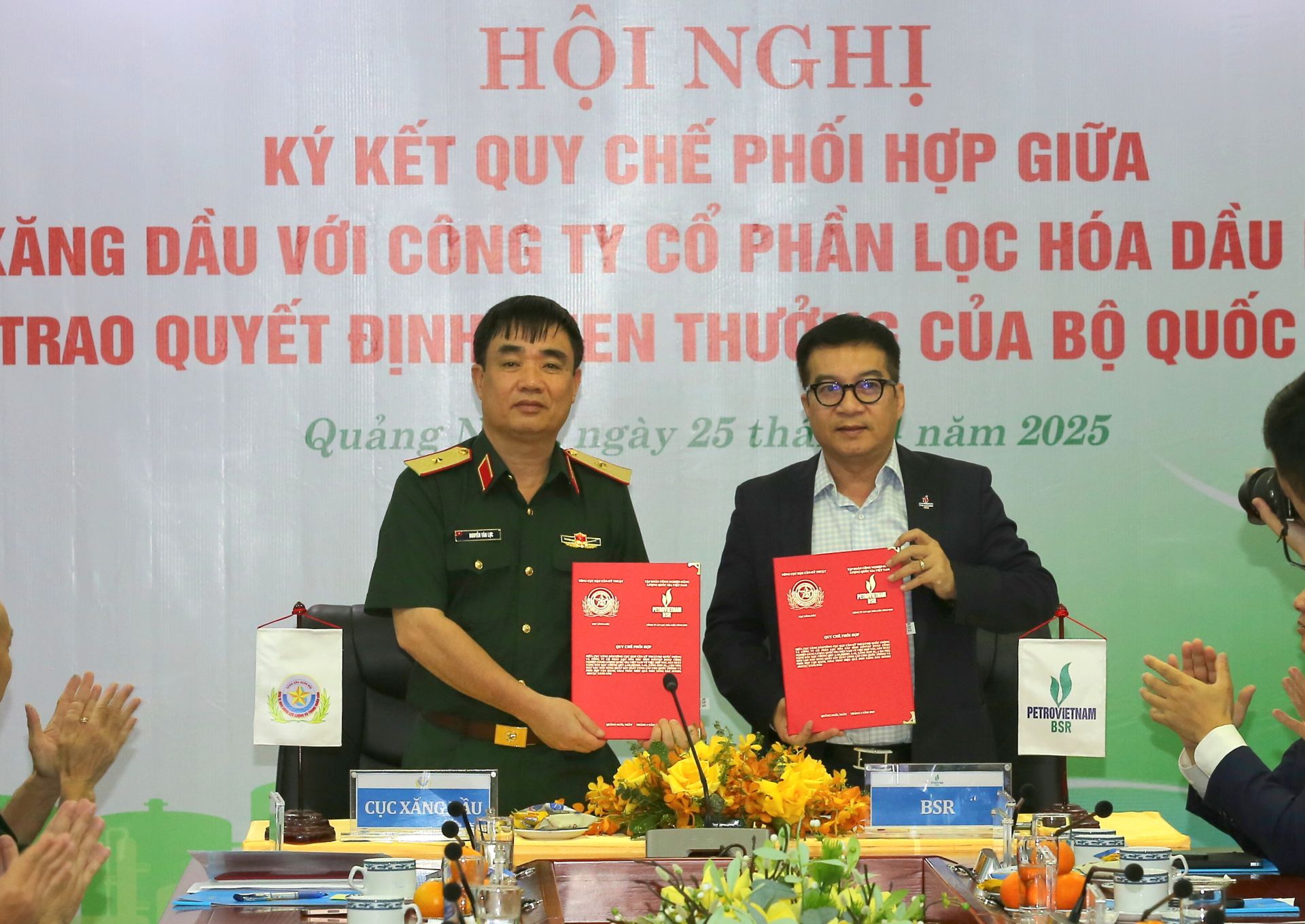 BSR sản xuất, cung ứng nhiên liệu quốc phòng giúp chủ động được nguồn nhiên liệu đặc chủng cho quốc phòng, an ninh BSR sản xuất, cung ứng nhiên liệu quốc phòng giúp chủ động được nguồn nhiên liệu đặc chủng cho quốc phòng, an ninh