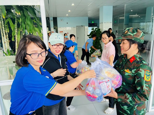 Yến sào Khánh Hòa tiếp tục đồng hành cùng địa phương khắc phục hậu quả lũ lụt