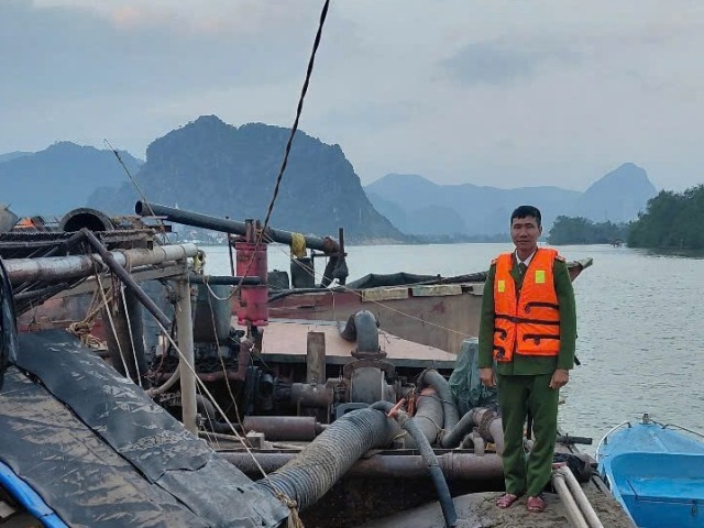 Quảng Trị: Công an xã Tân Gianh phát hiện hai vụ vận chuyển cát trái phép trong đêm
