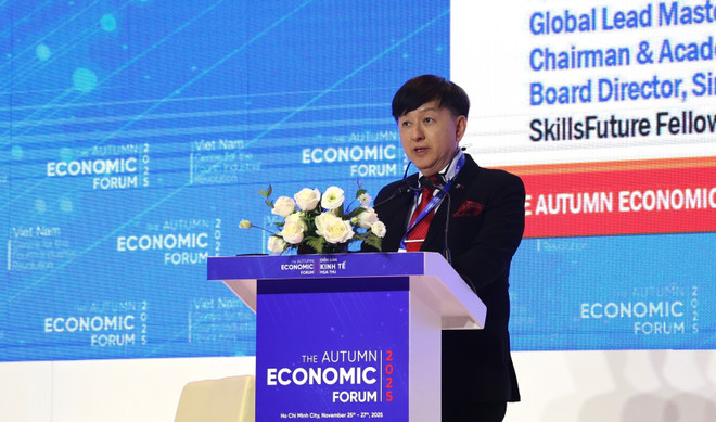 Ông Thomas Sim, Chủ tịch Liên đoàn Giao nhận Vận tải quốc tế (FIATA), phát biểu tại Tọa đàm. (Ảnh: Hứa Chung/TTXVN) Ông Thomas Sim, Chủ tịch Liên đoàn Giao nhận Vận tải quốc tế (FIATA), phát biểu tại Tọa đàm. (Ảnh: Hứa Chung/TTXVN)