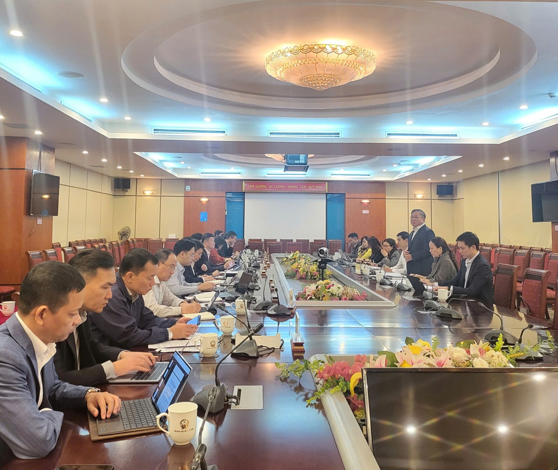 Đoàn công tác Văn phòng Thường trực Ban Chỉ đạo 389 quốc gia làm việc với Bộ Khoa học và Công nghệ về tăng cường đấu tranh chống buôn lậu, gian lận thương mại và hàng giả trong tình hình mới.