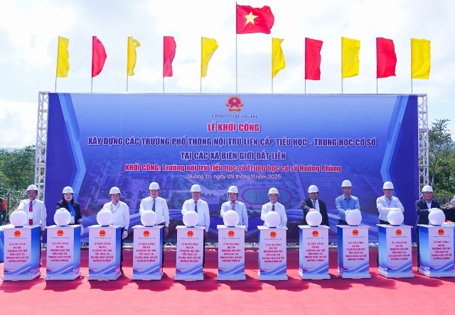 Quảng Trị khởi công xây dựng Trường nội trú Tiểu học và THCS Hướng Phùng vào ngày 9/11 vừa qua. Quảng Trị khởi công xây dựng Trường nội trú Tiểu học và THCS Hướng Phùng vào ngày 9/11 vừa qua.