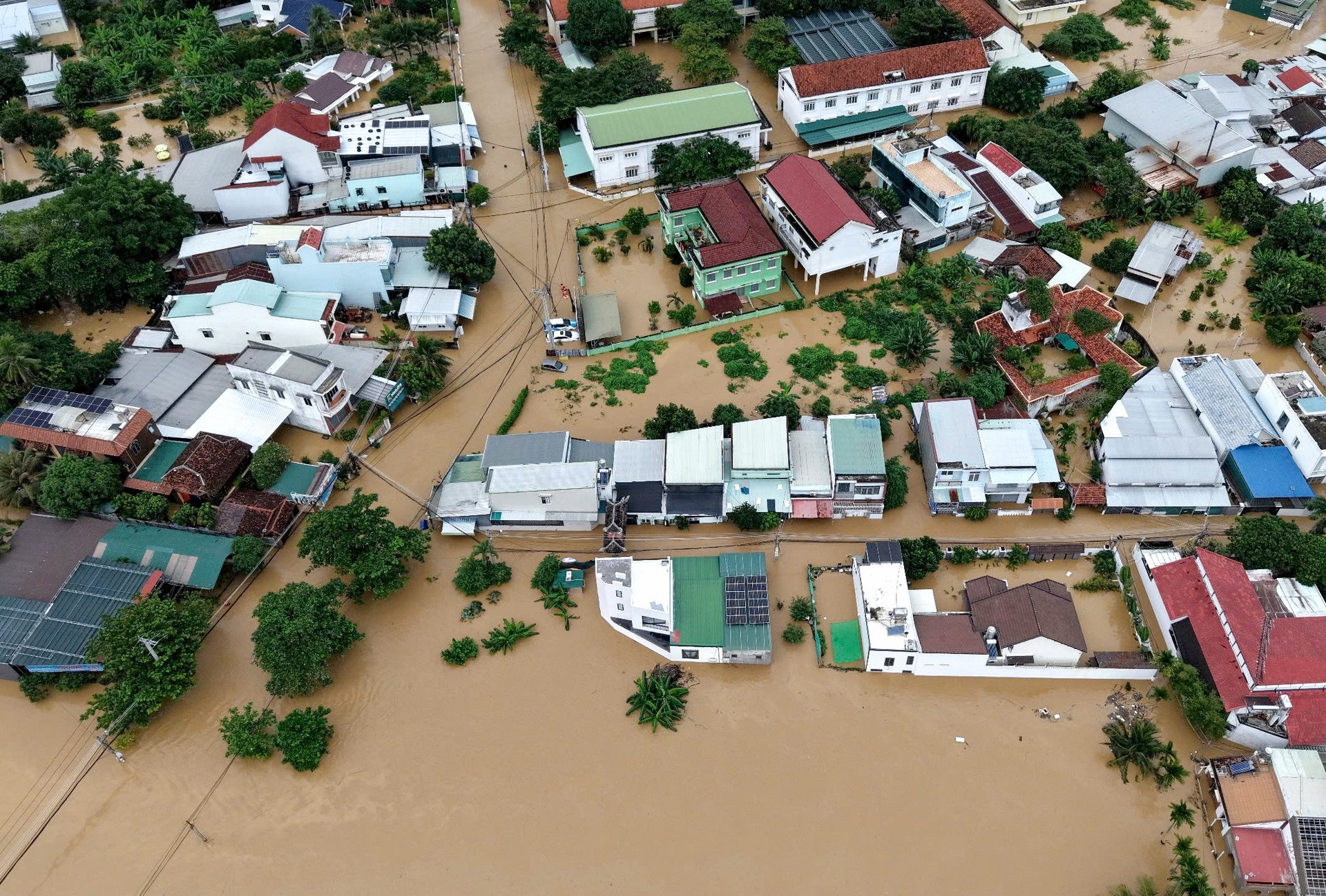 Nhiều khu vực tại Khánh Hòa bi ngập sâu. Ảnh: P.T Nhiều khu vực tại Khánh Hòa bi ngập sâu. Ảnh: P.T