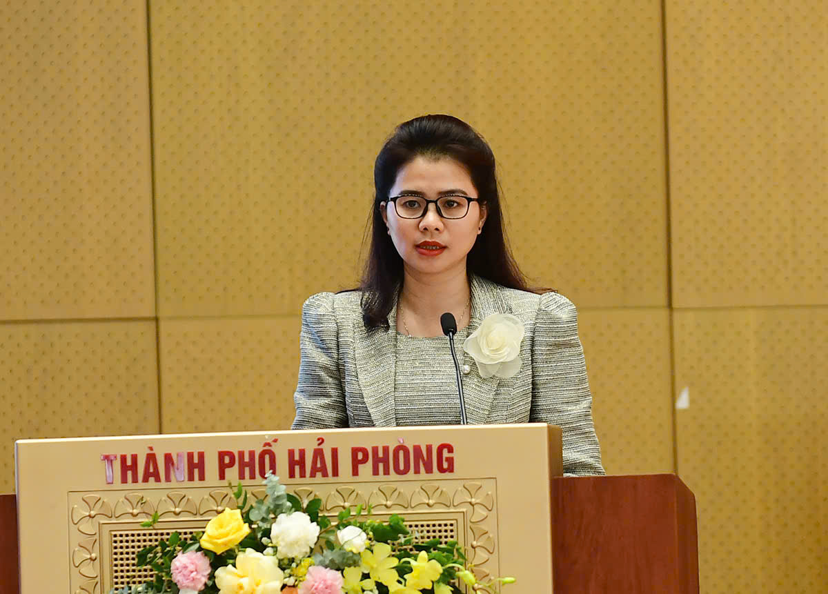 Bà Hoàng Thu Hằng, Phó Cục trưởng Cục Quản lý nhà và thị trường bất động sản (Bộ Xây dựng). Bà Hoàng Thu Hằng, Phó Cục trưởng Cục Quản lý nhà và thị trường bất động sản (Bộ Xây dựng).