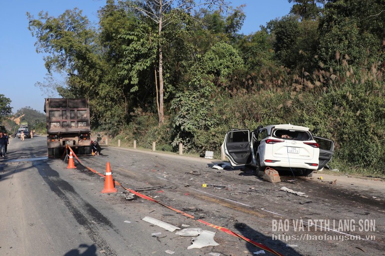 Hiện trường vụ tai nạn - Ảnh: Báo và PTTH Lạng Son.