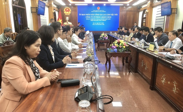 Quang cảnh buổi làm việc. Ảnh: Viết Hiền