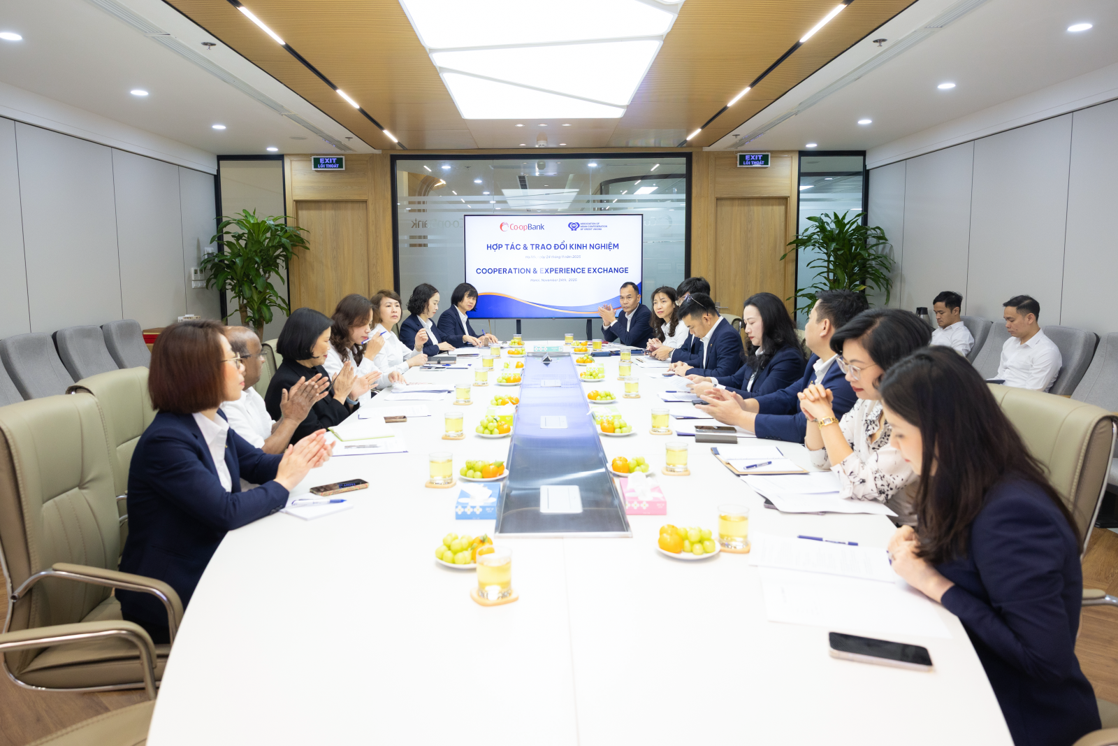 Toàn cảnh buổi làm việc Toàn cảnh buổi làm việc