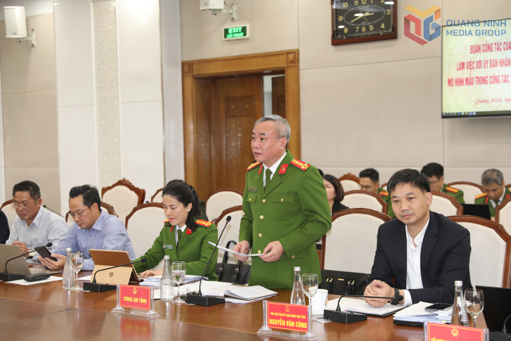 Đại diện lãnh đạo Công an tỉnh Quảng Ninh phát biểu tại buổi làm việc.