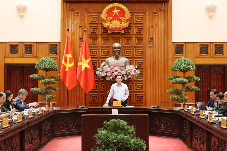 Phó Thủ tướng Hồ Quốc Dũng yêu cầu các bộ, ngành khẩn trương hoàn thành báo cáo, nâng cao trách nhiệm trong xây dựng và hoàn thiện pháp luật, bảo đảm chất lượng và tiến độ theo quy định - Ảnh: VGP/Gia Huy Phó Thủ tướng Hồ Quốc Dũng yêu cầu các bộ, ngành khẩn trương hoàn thành báo cáo, nâng cao trách nhiệm trong xây dựng và hoàn thiện pháp luật, bảo đảm chất lượng và tiến độ theo quy định - Ảnh: VGP/Gia Huy