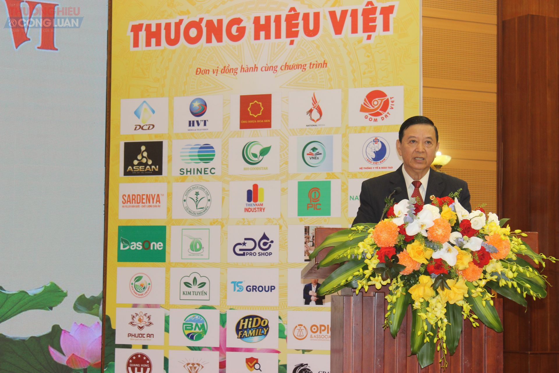 Ông Đặc Văn Sinh, Chủ tịch Hiệp hội Chống hàng giả và Bảo vệ thương hiệu Việt Nam phát biểu khai mạc đại hội