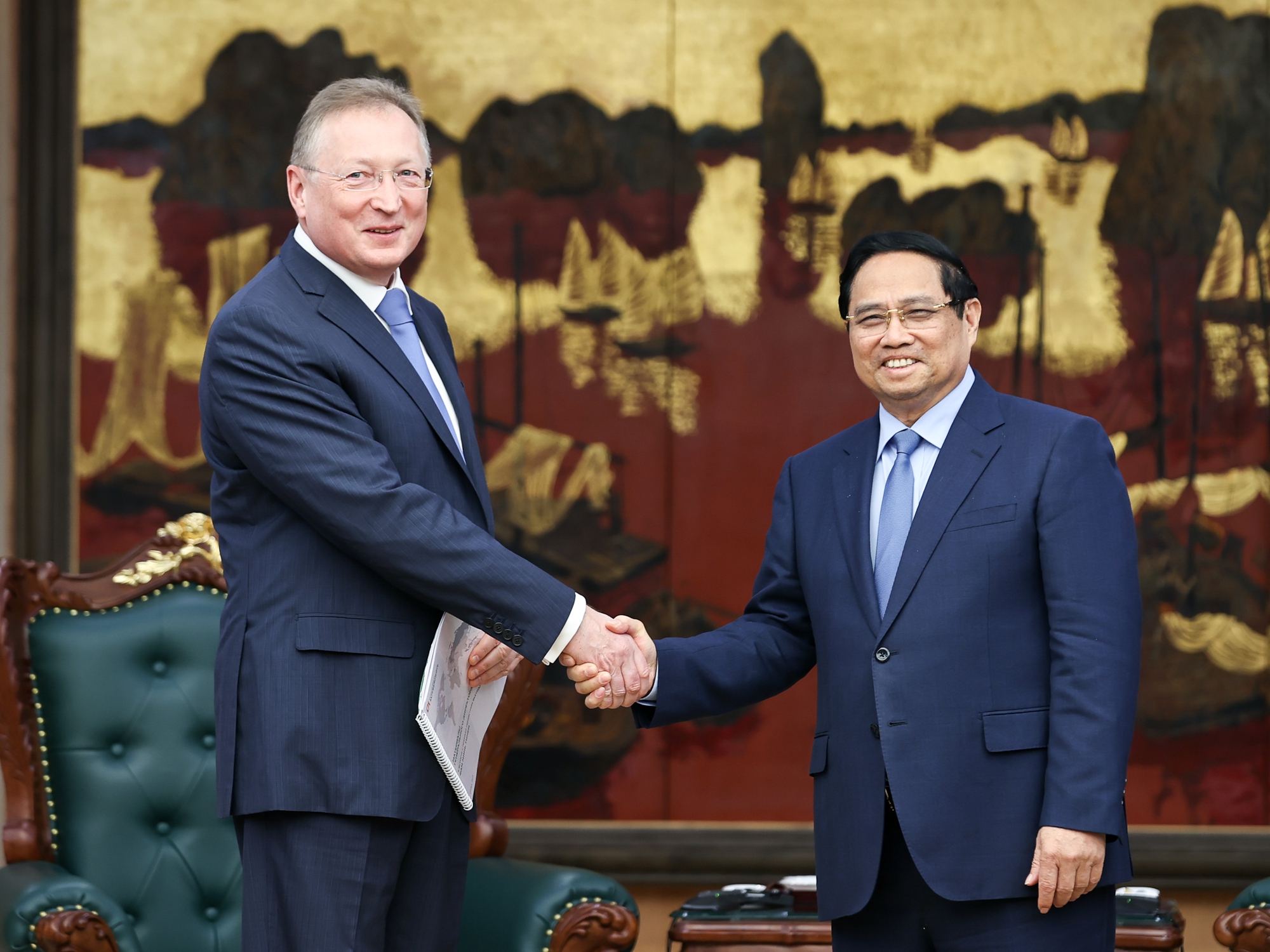 Thủ tướng Phạm Minh Chính tiếp Tổng Giám đốc Công ty Zarubezhneft (Liên bang Nga) Sergei Kudryashov. (Ảnh: VGP/Nhật Bắc) Thủ tướng Phạm Minh Chính tiếp Tổng Giám đốc Công ty Zarubezhneft (Liên bang Nga) Sergei Kudryashov. (Ảnh: VGP/Nhật Bắc)