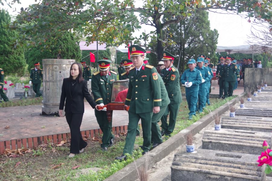 Quảng Trị: Lễ viếng, truy điệu và an táng 3 hài cốt liệt sĩ