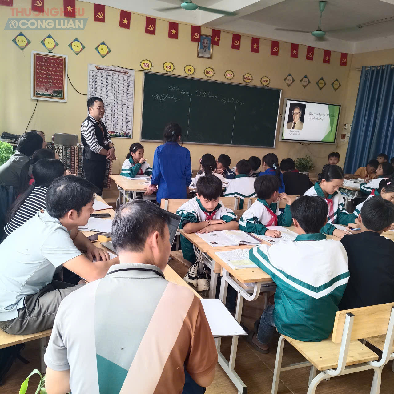 Với quan điểm “đầu tư cho giáo dục là đầu tư cho con người”, nâng cao chất lượng giáo dục và đào tạo là giải pháp quan trọng để nâng cao chất lượng nguồn nhân lực từ đó phát huy sức mạnh nội tại để đưa xã Nậm Có thoát nghèo bền vững