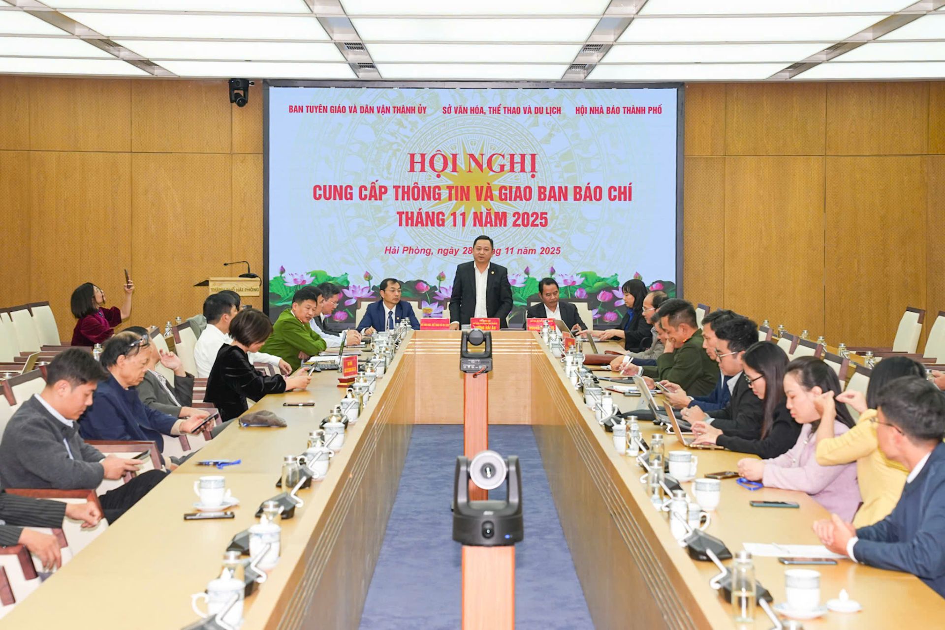 Hải Phòng: Cung cấp thông tin và giao ban báo chí định kỳ tháng 11 năm 2025