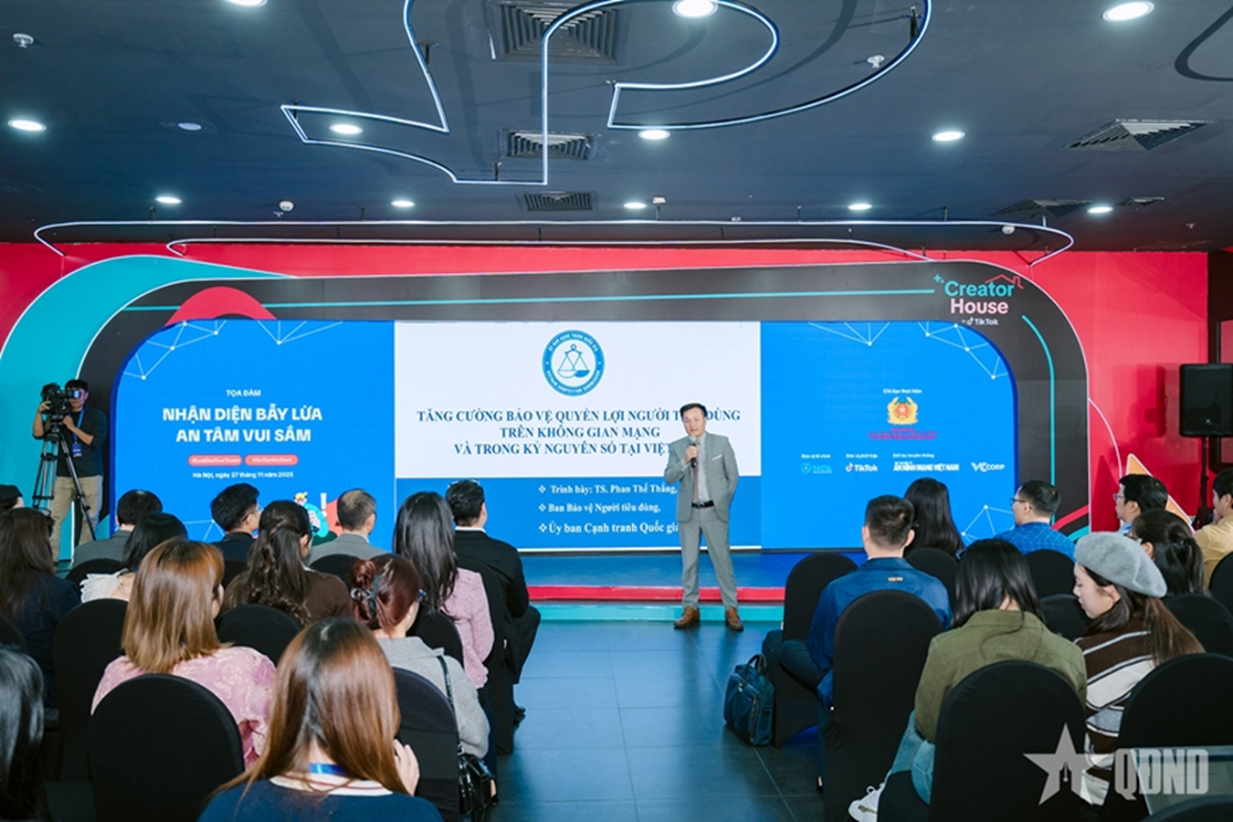 Giải ph&aacute;p bảo vệ người d&ugrave;ng dựa tr&ecirc;n m&ocirc; h&igrave;nh 