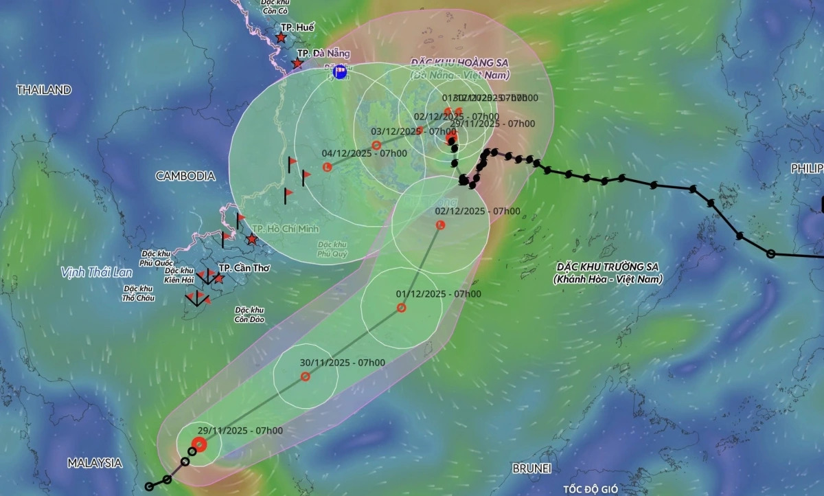 Biển Đông đang có 2 xoáy thuận nhiệt đới là bão số 15 và một áp thấp nhiệt đới hoạt động. (Ảnh: VNDMS)