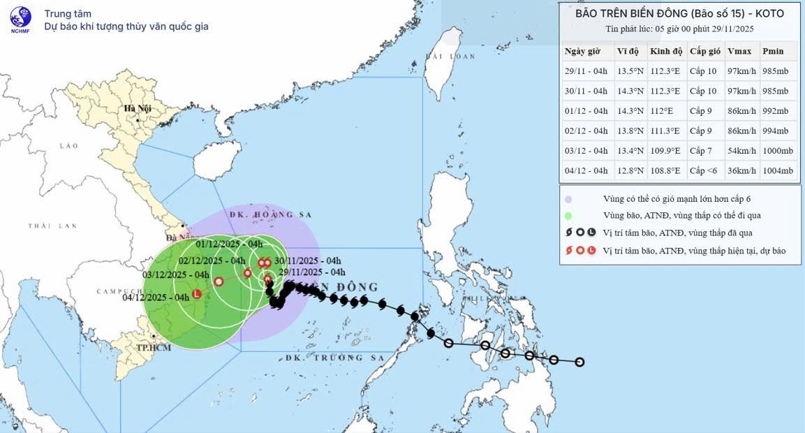 Bão số 15 giật cấp 13 trên Biển Đông, di chuyển chậm và có xu hướng suy yếu