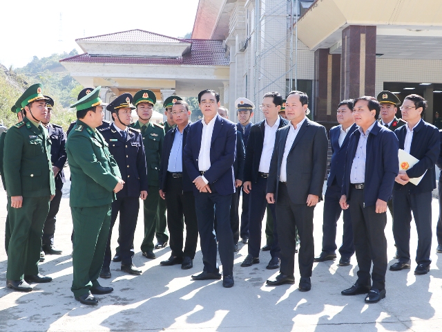 Đoàn kiểm tra cơ sở vật chất tại Đồn Biên phòng Cửa khẩu quốc tế Nậm Cắn.