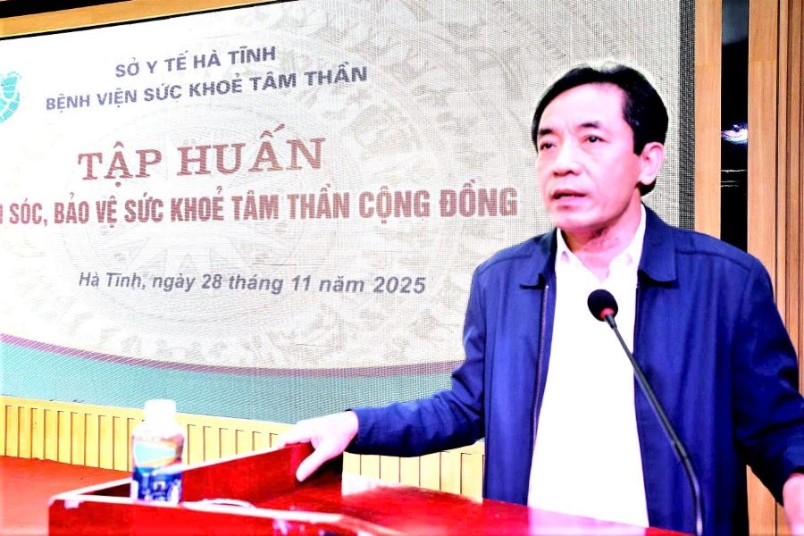 Bác sĩ Lê Chánh Thành, Phó Giám đốc Sở Y tế phát biểu chỉ đạo lớp tập huấn. Bác sĩ Lê Chánh Thành, Phó Giám đốc Sở Y tế phát biểu chỉ đạo lớp tập huấn.