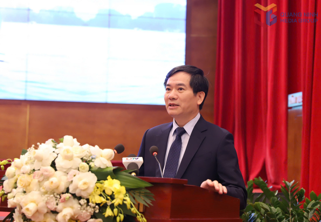 Ông Vũ Quyết Tiến, Phó Bí thư Tỉnh ủy, Chủ tịch Ủy ban MTTQ tỉnh Quảng Ninh phát biểu chào mừng hội thảo.