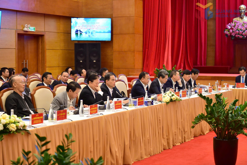 Các bộ, ngành Trung ương, chuyên gia, nhà khoa học tham dự hội thảo.