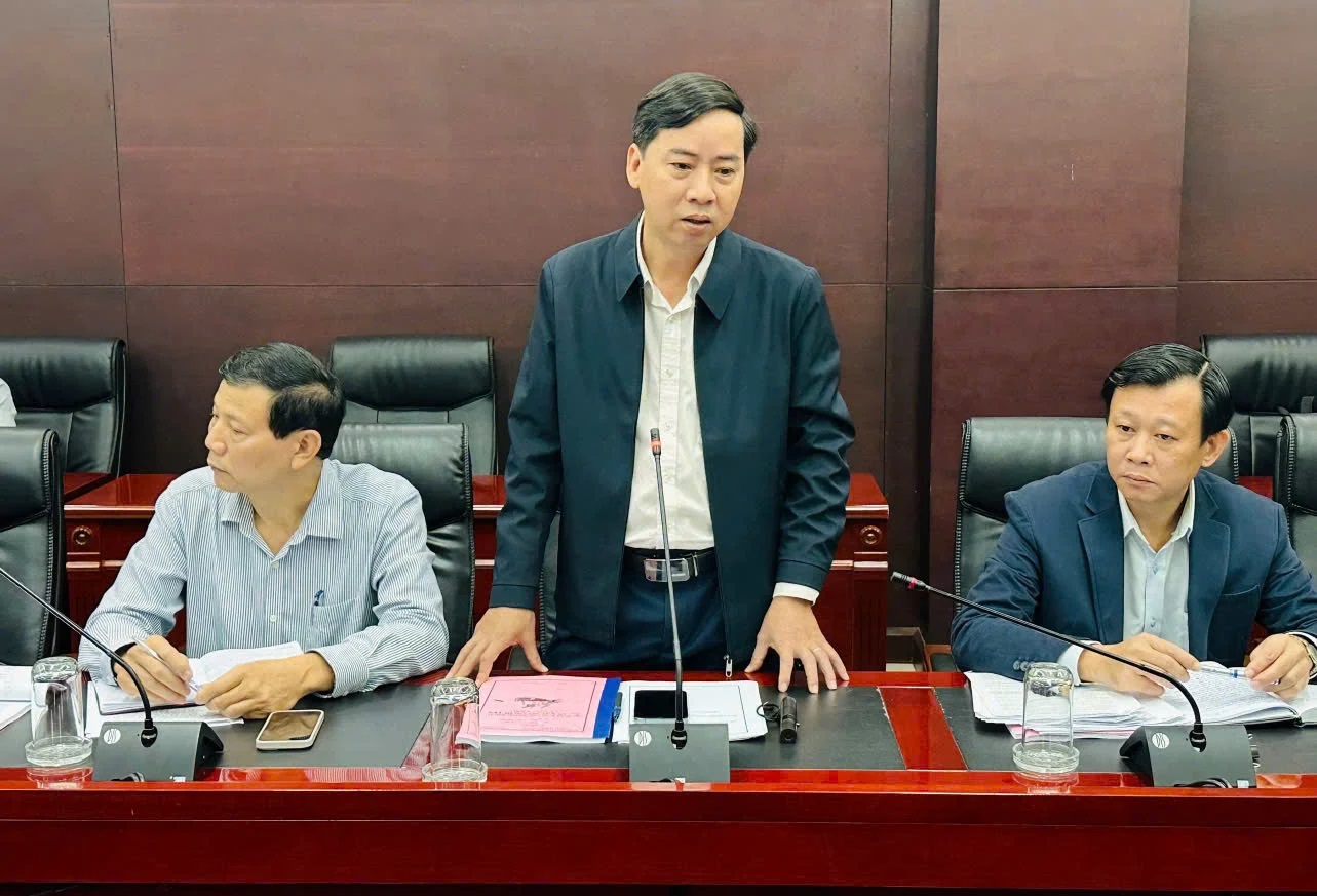 Chủ tịch UBND xã Hòa Vang (TP.Đà Nẵng), ông Lê Phú Nguyện tại cuộc họp đề xuất đầu tư Khu đô thị Hoà Vang. (Ảnh: danviet.vn) Chủ tịch UBND xã Hòa Vang (TP.Đà Nẵng), ông Lê Phú Nguyện tại cuộc họp đề xuất đầu tư Khu đô thị Hoà Vang. (Ảnh: danviet.vn)