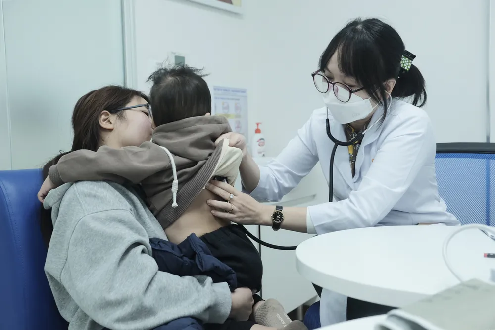 Bộ Y tế công bố danh sách dịch bệnh nổi bật tháng 11 và hướng dẫn phòng tránh