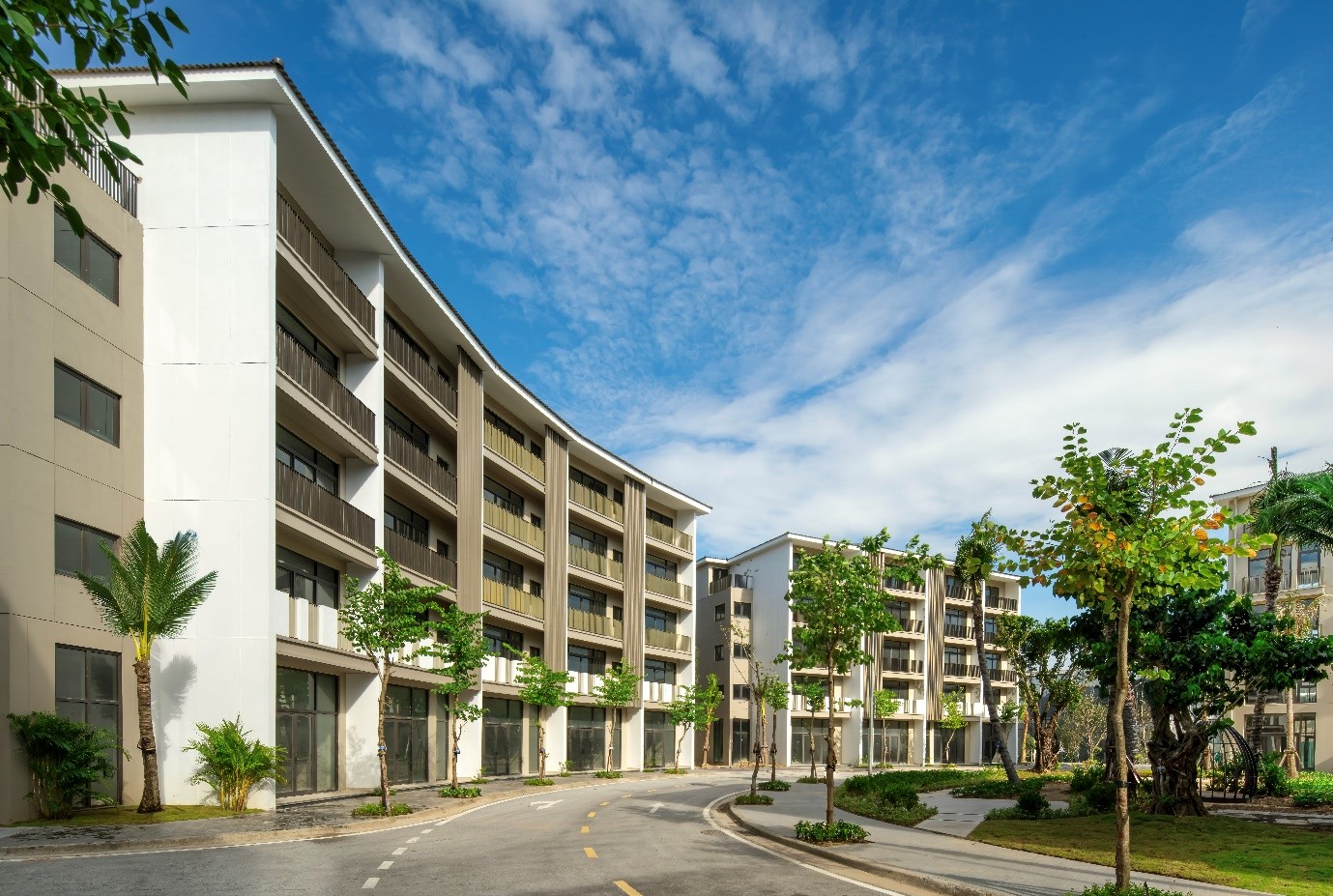 Toàn bộ các căn biệt thự và tiện ích nội khu của Horizon Bay đã được BIM Land hoàn thiện, sẵn sàng đi vào hoạt động và đã chính thức bàn giao tới những vị chủ sở hữu đầu tiên từ đầu Quý IV/2025. Ảnh chụp thực tế tại Horizon Bay. Toàn bộ các căn biệt thự và tiện ích nội khu của Horizon Bay đã được BIM Land hoàn thiện, sẵn sàng đi vào hoạt động và đã chính thức bàn giao tới những vị chủ sở hữu đầu tiên từ đầu Quý IV/2025. Ảnh chụp thực tế tại Horizon Bay.