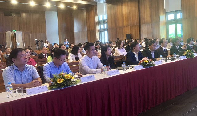 Đại biểu lãnh đạo, quan khách dự Hội nghị. Ảnh: Viết Hiền