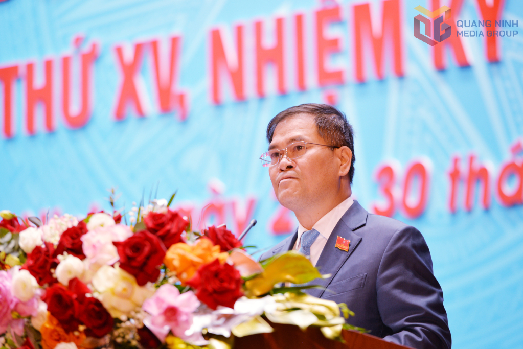 Ông Bùi Văn Khắng, Phó Bí thư Tỉnh ủy, Chủ tịch UBND tỉnh Quảng Ninh phát biểu chỉ đạo Đại hội. Ông Bùi Văn Khắng, Phó Bí thư Tỉnh ủy, Chủ tịch UBND tỉnh Quảng Ninh phát biểu chỉ đạo Đại hội.