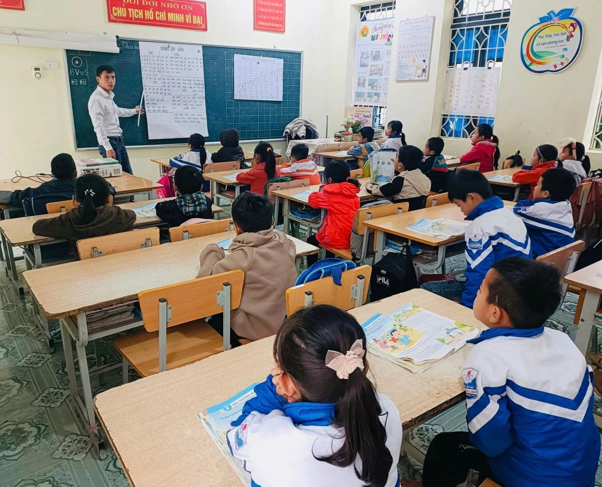 Từ 1/1/2026: Giáo viên công lập và ngoài công lập áp dụng hai cách tính lương khác nhau. (Ảnh minh họa) Từ 1/1/2026: Giáo viên công lập và ngoài công lập áp dụng hai cách tính lương khác nhau. (Ảnh minh họa)