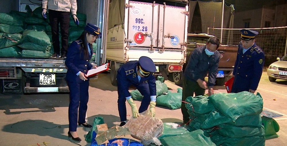 Lực lượng chức năng tỉnh Lạng Sơn kiểm tra hàng hóa trên địa bàn. Ảnh Ban Chỉ đạo 389 tỉnh Lạng Sơn Lực lượng chức năng tỉnh Lạng Sơn kiểm tra hàng hóa trên địa bàn. Ảnh Ban Chỉ đạo 389 tỉnh Lạng Sơn