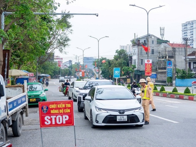 Nghệ An: Đợt cao điểm kiểm tra nồng độ cồn, hơn 1.700 tài xế bị xử lý sau hơn một tháng