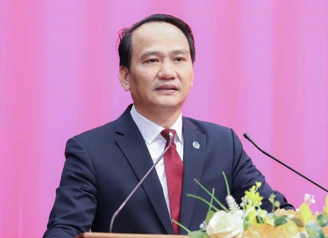 Ph&oacute; B&iacute; thư Thường trực Th&agrave;nh ủy Nguyễn Đ&igrave;nh Vĩnh ph&aacute;t biểu giao nhiệm vụ.