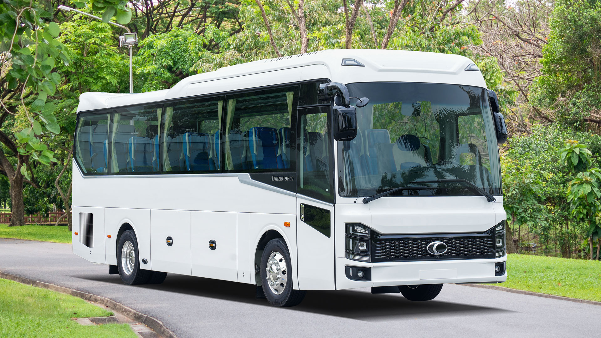 THACO AUTO giới thiệu line up xe bus ghế ngồi THACO Cruizer thế hệ mới