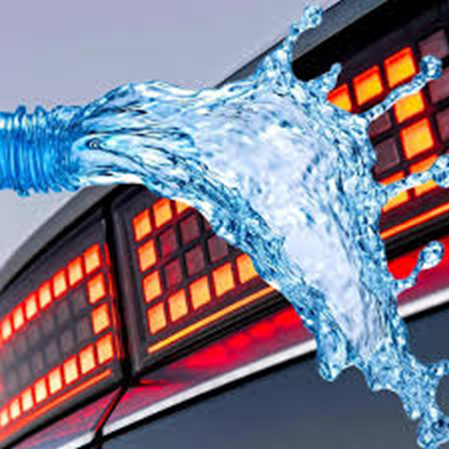 Lái xe Ioniq 5 phanh gấp làm đổ chai nước: Hệ thống điện chập cháy, bị hãng từ chối bảo hành