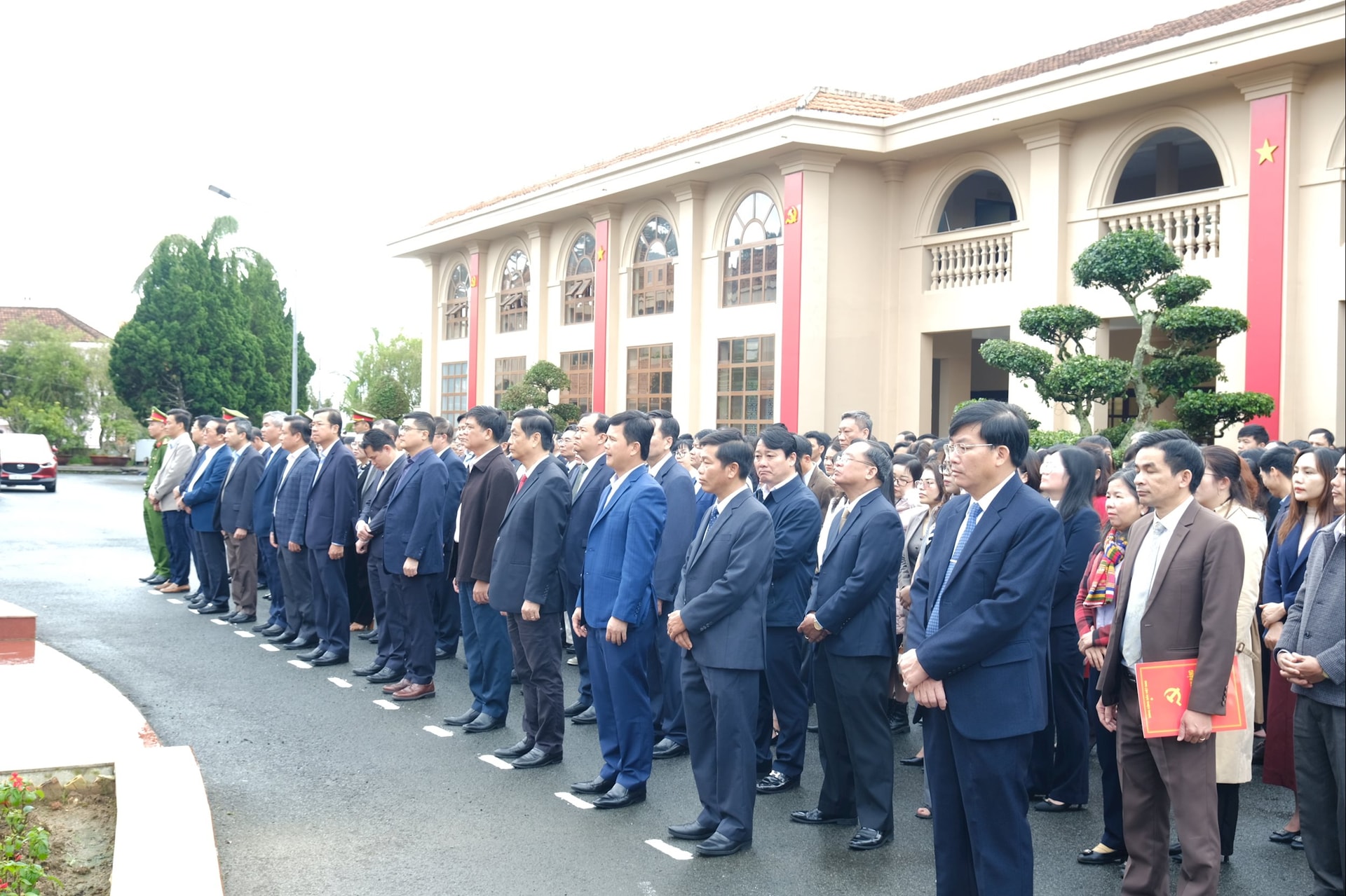 Tỉnh ủy Lâm Đồng quyên góp gần 58 triệu đồng hỗ trợ đồng bào vùng lũ