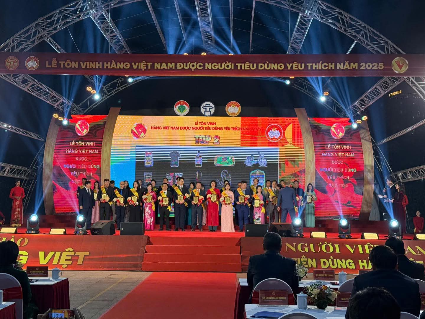 Khóa Việt-Tiệp - “Hàng Việt Nam được người tiêu dùng yêu thích” năm 2025